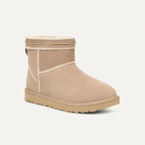 UGG Shoes - UGG Women's Classic Mini Shearling Braid Boots Dune 7 New in Box